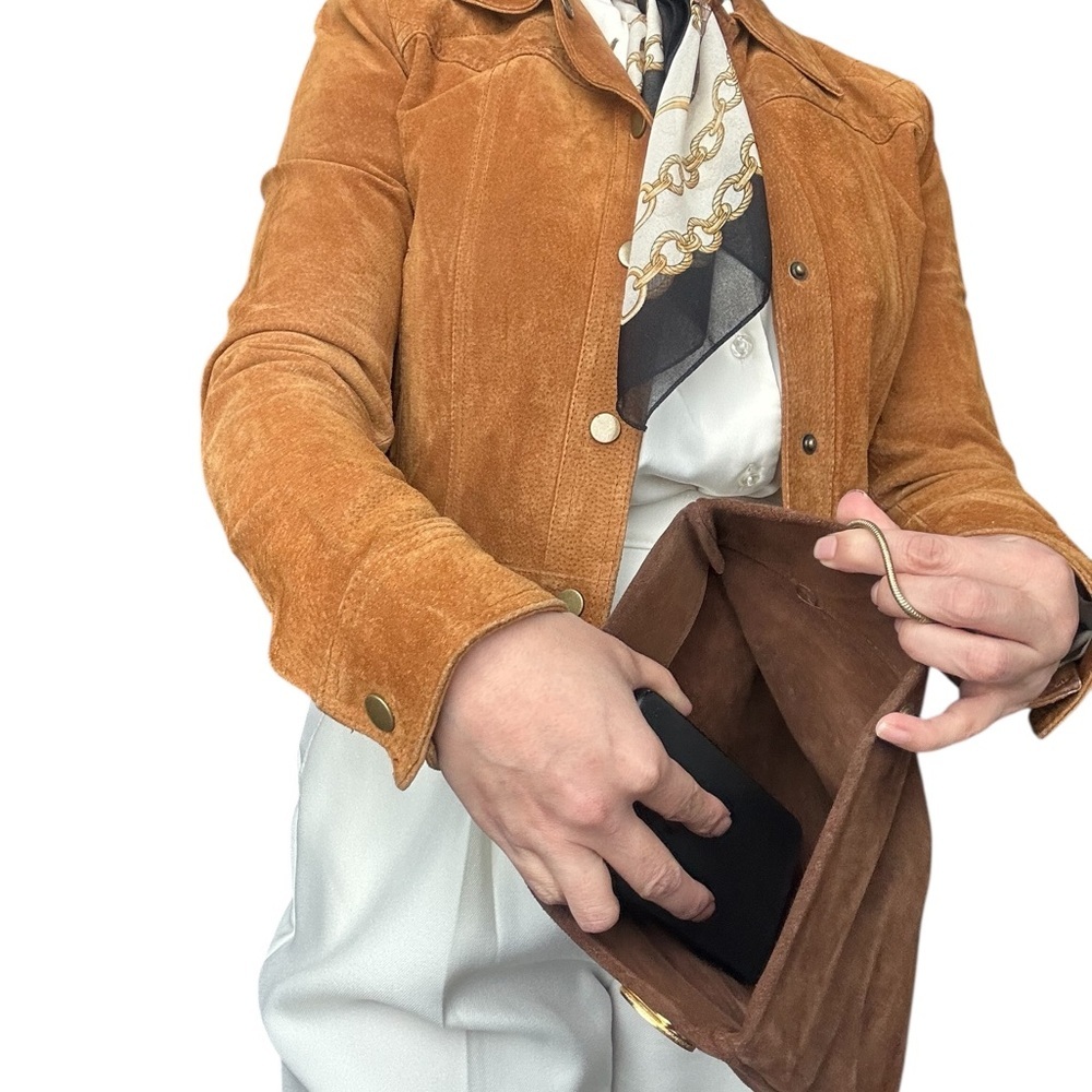 Brown leather clutch with minimalist gold-tone details and gold chain wristlet - Picture 6 of 14